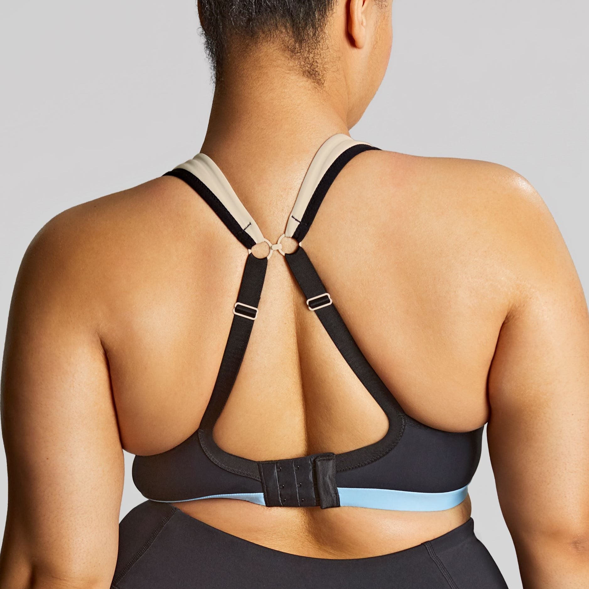 Upbeat Wired Sports Bra - 9442 - Black/Chalk Bras & Lingerie - Bras - Sports Bras Sculptresse